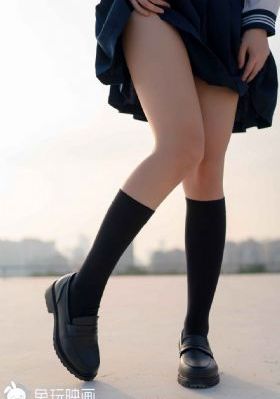 脱了她裙子摸进她的内裤亲吻网站_BD英语高清完整版